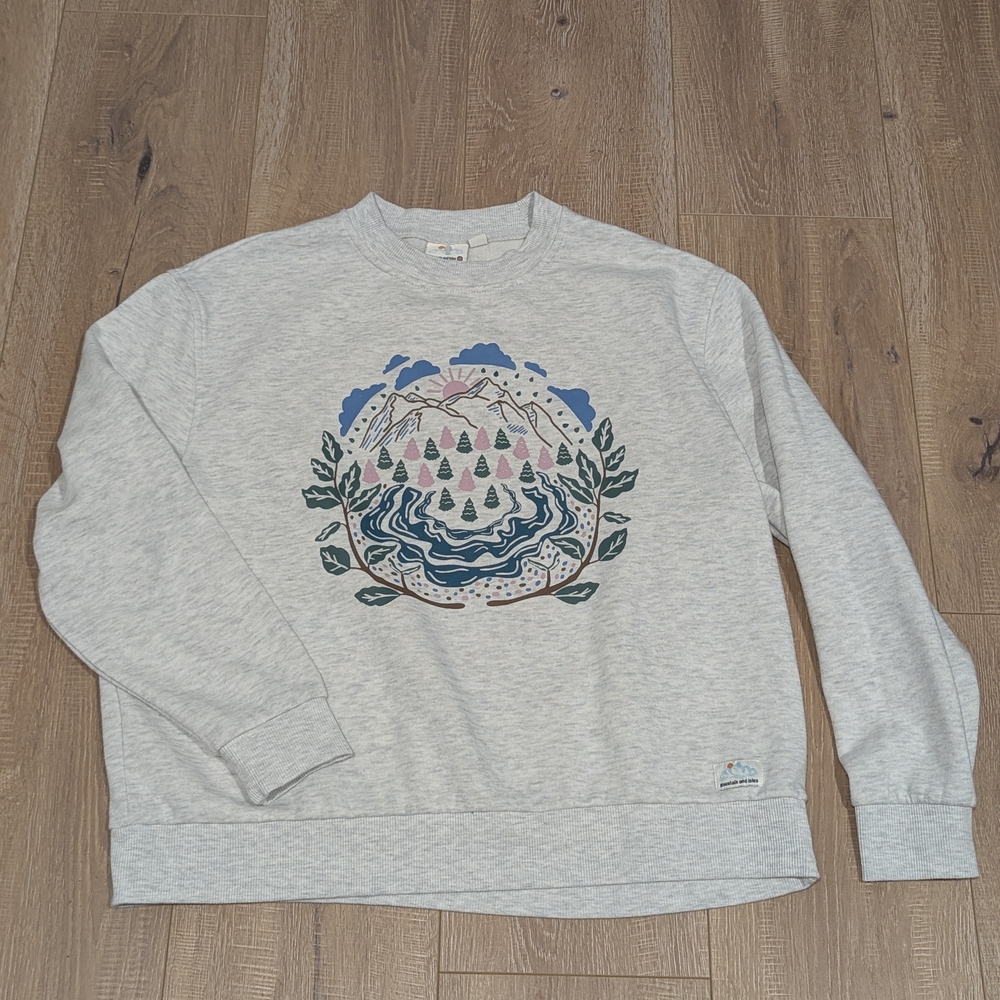 Gray Crewneck Sweater with Floral Crest Design